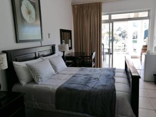 Sunset Boulevard Riverlodge - Paarl - 2
