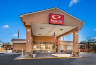 Econo Lodge Inn & Suites - Macon - 6