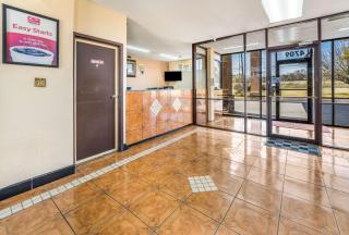 Econo Lodge Inn & Suites - Macon - 4