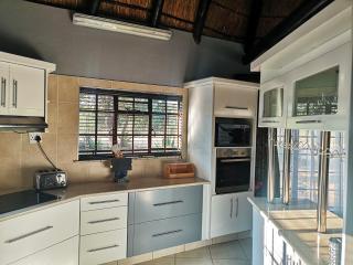 Sasavona Game Lodge - Warmbaths - 3