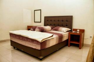 Kartika Syariah Guest House - Solo - 9