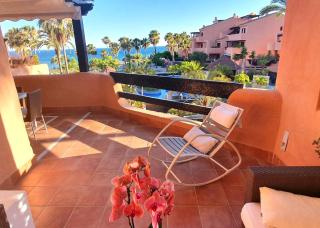 Luxurious Two Bedroom Apartment in Mar Azul, Estepona - Estepona - 0