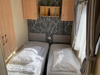 4 bedroom 10 berth caravans with Hot Tub ,Mountain Bikes Tattershall Lakes - Tattershall - 4