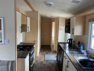 3 bedroom 8 berth Standard Basic caravans with Hot Tub,Mountain Bikes - Tattershall - 5
