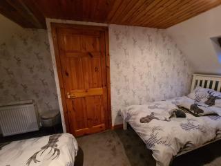 3 Knocknaha Cottage - 4