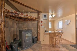 Cozy Home with Canyon Views 2 Mi to Grand Staircase - Henrieville - 4