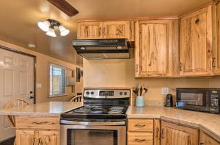Cozy Home with Canyon Views 2 Mi to Grand Staircase - Henrieville - 1