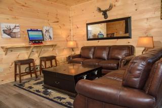 Mansion In The Sky Cabin - 2