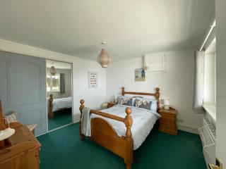 Barracuda, Beachside Apartment - 1