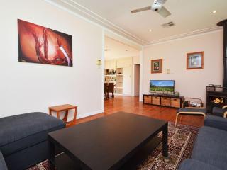 Glandore Vineyard Homestead. Home to a Onsite Cellar Door - 9