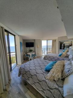 426 Belle Vue Magnificent Oceanfront studio with two balconies - Myrtle Beach - 3