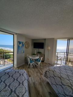 426 Belle Vue Magnificent Oceanfront studio with two balconies - Myrtle Beach - 8