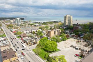 The Waterside Inn - Mississauga - 3