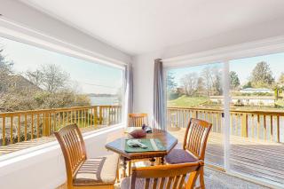 Chill Side Lake House - Otis - 1