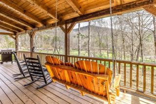 Bluebeary Bungalow - 9