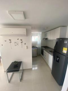 Lujoso Apto Amoblado - Piso alto - NUEVO - 8