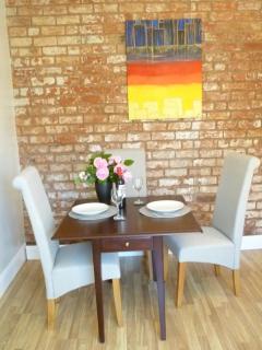 3 Entire Stunning & Cosy Apartments in same property, 4 Double Bedrooms, 3 Bathrooms, 3 Kitchens, Terrace - 4