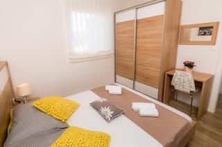 Apartments & Rooms Danivan Pool Villas B - Novalja - 4