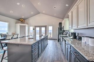Spacious Home with Mtn Views 2 Mi to Bear Lake! - Garden City - 1