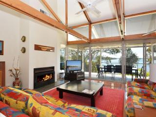 Lake Macquaries' Edgewater Lakehouse at Morisset Memories - Morisset East - 0