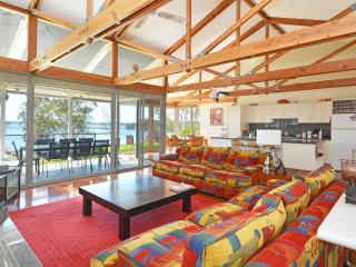 Lake Macquaries' Edgewater Lakehouse at Morisset Memories - Morisset East - 6