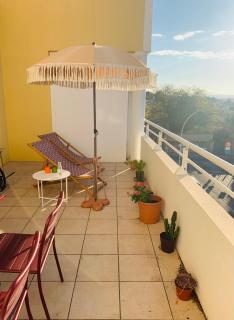 Le Saint Loup (terrasse et parking) - 2