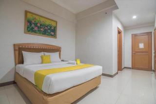 Hotel Yehezkiel Surapati Mitra RedDoorz - 0