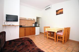 4 Bedroom Guest House in Tisno - Tisno - 4