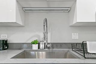 2BR Trendy Urban Apartment - Division 102W 202W 302W REP - Chicago - 2
