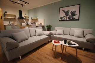 Luxurious Apartment Overlooking The Sea - 4
