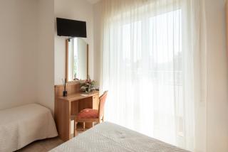 Adria Beach Hotel - Alba Adriatica - 4