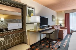 Holiday Inn Atlanta-Gas South Arena Area by IHG - 5