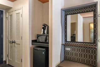 Holiday Inn Atlanta-Gas South Arena Area by IHG - 3