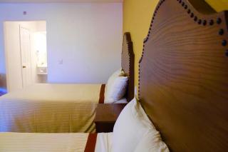 Estancia Inn - 5