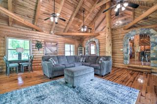 Rustic Woodville Getaway with Pool and Guest House - 8