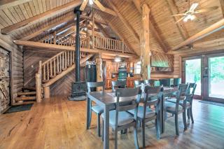 Rustic Woodville Getaway with Pool and Guest House - 7