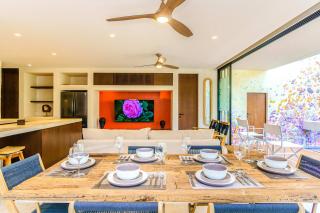 Gorgeous Flowy Space with Wrap-around Private Pool - 5