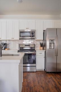 Unit 1 - Spacious & Renovated Apt Home in the City's Action - Houston - 2