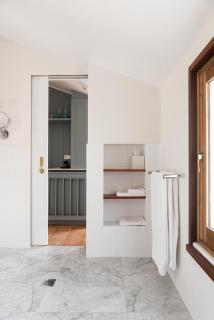 Garde and Warders Hotel - 2