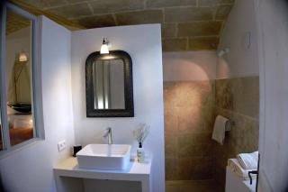 Les Canisses, magnifique appartement avec terrasse au cœur d'Uzès - Uzès - 6