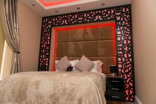 Aphrodite Suites Huddersfield - Huddersfield - 8