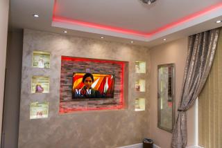Aphrodite Suites Huddersfield - 1