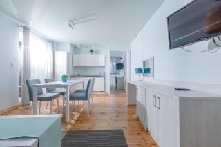 OŚRODEK KOLONIJNO WCZASOWY MEWA - przy plaży z basenem z podgrzewaną wodą i mini SPA - Niechorze - 1
