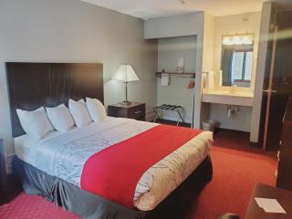 Blackstone Lodge and Suites - 4