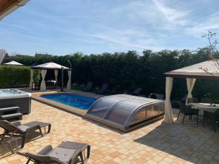 Fullhouse Apartmanház - 2