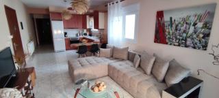 Lucy's next to sea apartment - 1