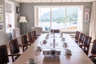 Lavik Fjord Hotel & Apartments - Lavik - 1