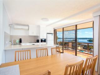 Island View 4 Opposite Wallis Lake - Forster - 8