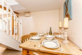 Bridge Farm Holiday Cottages - Cow Honeybourne - 3