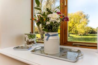Bridge Farm Holiday Cottages - Cow Honeybourne - 9